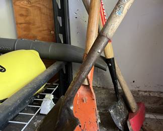 Roofing shovels, axe, lawn edger, shovel, yard tools