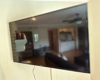 Samsung 55" flatscreen smart TV (wall bracket NFS)....