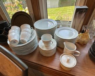 Gibson white dish set