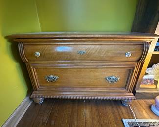 Lexington cedar chest.....