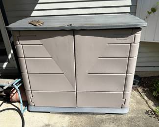 Rubbermaid storage shed