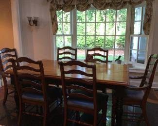 Dining Table with 6 chairs and one leaf