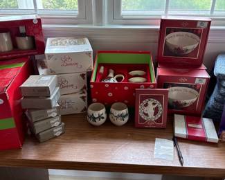 Lenox Holiday Decor / Serverware