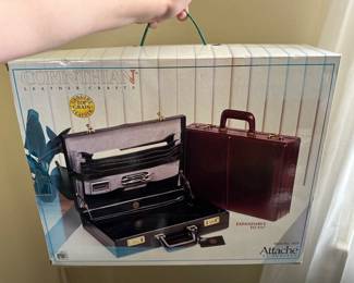 Corinthian Leather Crafts expandable Attache case
