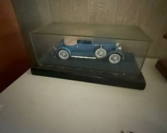 Matchbox Models of Yesteryear 1930 Duesenberg Model J die cast car