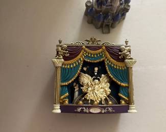 2001 Phantom of the Opera Ornament "All That the Phantom Asks" Music Box