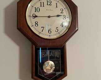 Regulator wall clock