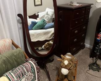 Stand mirror