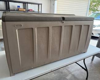Deck box
