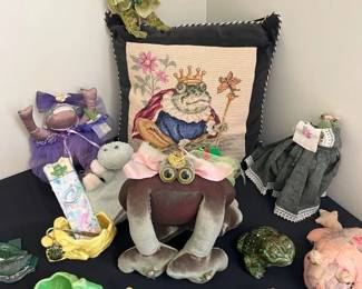 158 Frog Decor min