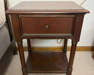158 Modern 1Drawer Nightstandmin