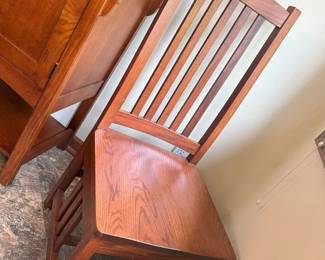 158 Bassett Arts Crafts Dining Chairmin