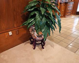 Ceramic pot with brilliant colors