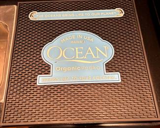 Spill mat for bar