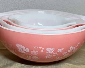 Pyrex Pink Gooseberry Cinderella Set of 4 Vintage Mixing Bowls