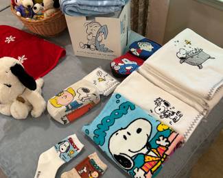 Snoopy~Peanuts Towels/Washcloths/Socks/Linus Security Blanket/Oven Mitts
