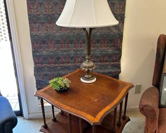 Mahogany Bookcase Table/Vintage Lamp