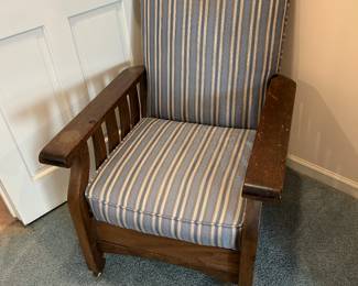Amish Mission Armchair