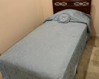 Mahogany Matching Twin Beds w/Custom Bedding