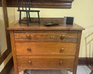 Antique Oak 3 Drawer Dresser (36"W x 18"D x 37"H)