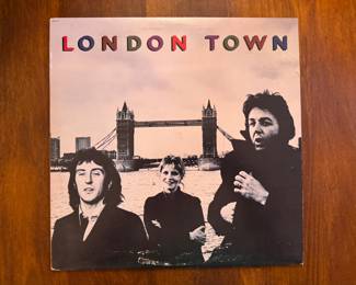 Wings (2) – London Town / SW-11777