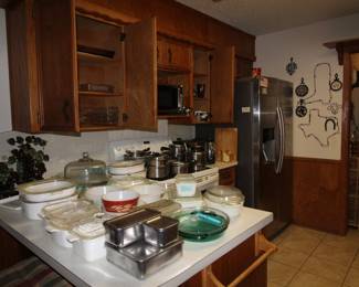 Kitchen Ware. Refrigerator Dishes. Corning Ware. Cake Plate on Pedestal. Pyrex Bowls.