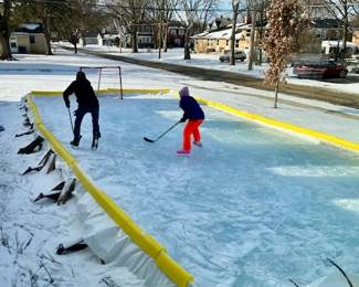 20' x 30' Ice Rink includes, Side Wall Boards, Foam Covers, Liner for ice.
