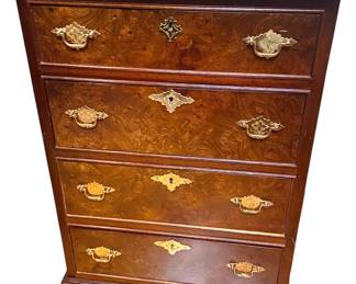 4 drawer small chest
Located at store- no appointment needed