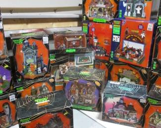 Lemax  Spooky Town Halloween Village