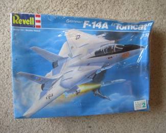 Revell F-14A  "Tomcat Model" (Sealed)