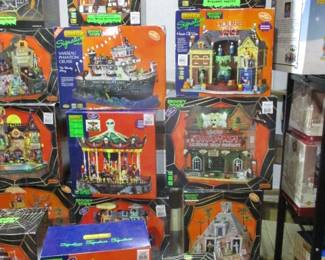 Lemax  Spooky Town Halloween Village