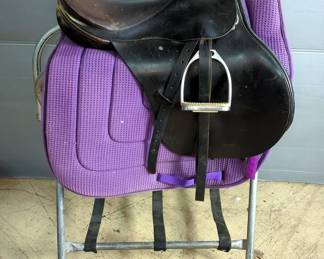 County Saddlery English Dressage Saddle with Girth and Saddle Pad