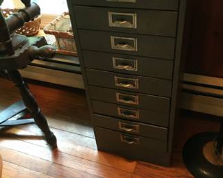 Metal drawer cabinet 