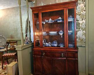 Duncan Phyfe china cabinet & dining table with 6-chairs 2-leaves, lots of Flo Blue antique porcelain china