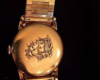 vintage mint condition 60's Longines Flagship Men's 18k gold wristwatch with original band and case.