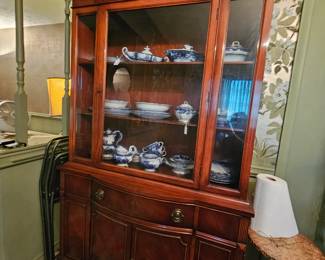 Duncan Phyfe china cabinet & dining table with 6-chairs 2-leaves, lots of Flo Blue antique porcelain china