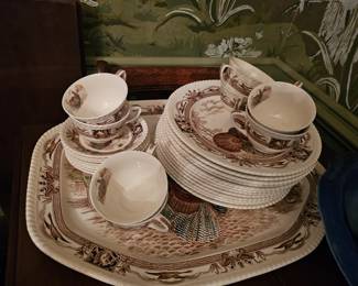 29 pc Johnson Brothers - England - Barnyard King China includes large Turkey Platter