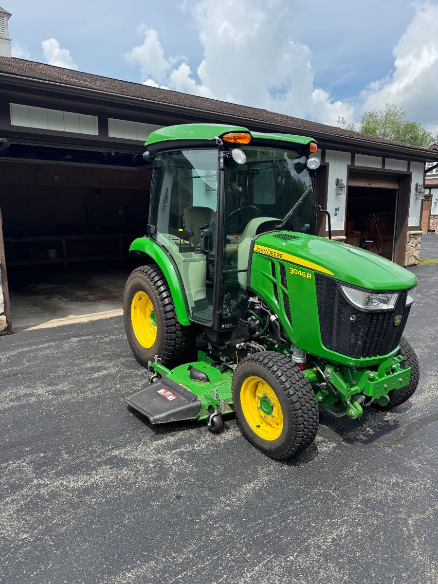 Comes with front snowblower/weight Box and mower