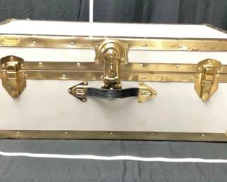 Antique 1942 Everlite Union Trunk