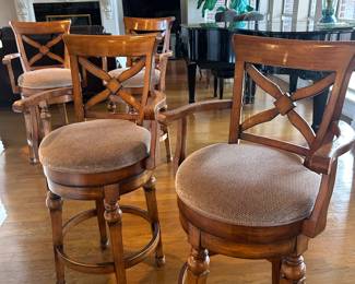 Set of 4 barstools.