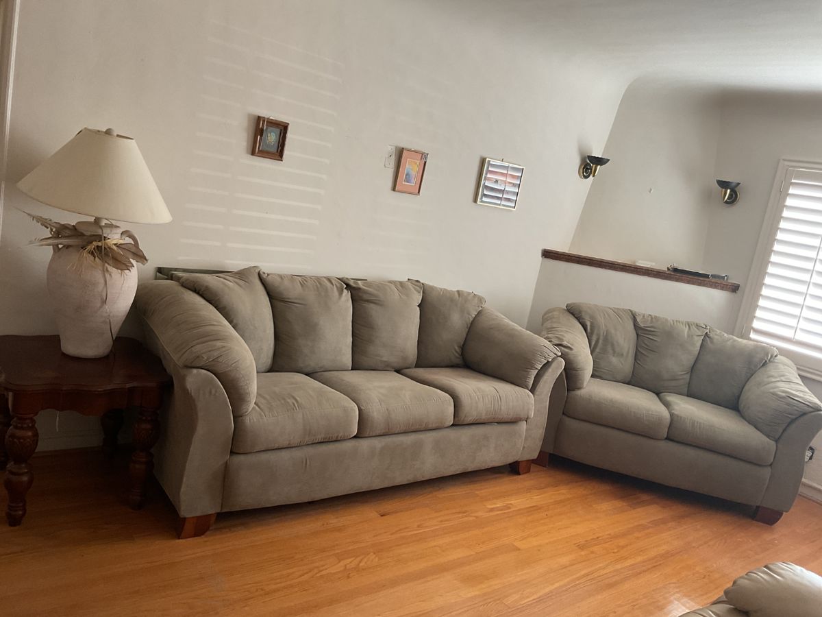 Like new taupe couches- 87” & 64”