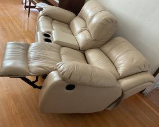 Reclines