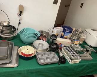 lots of kitchen supplies to chose from