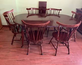 Beautiful oval cherry wood table-60x43. 6 chairs