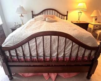 Queen spindle bed