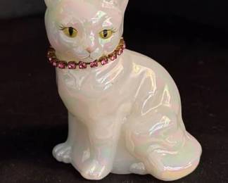 Vintage hand painted Fenton kitten