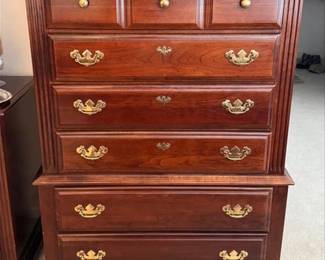 Chest of drawers