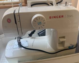 Singer Start sewing machine with cover