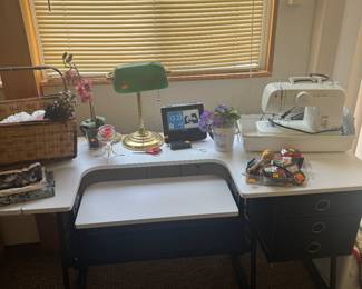 fabulous little desk