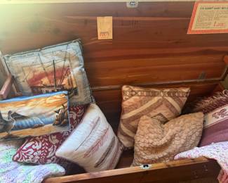 lane vintage cedar chest in wonderful conditon